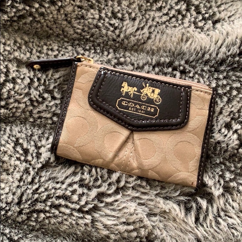 Coach change wallet